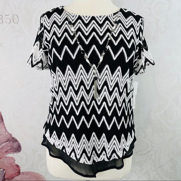 Alfred Dunner Black and White Chevron Blouse Necklace Lace overlay NWT, MEDIUM - Picture 1 of 11